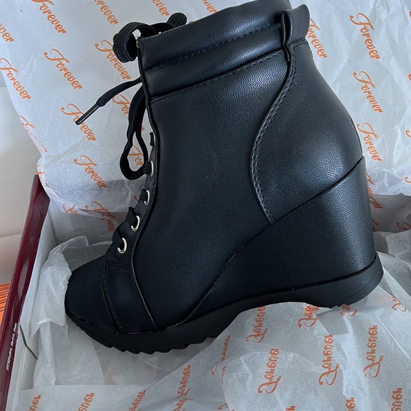 New Sporty High Top Wedge Bootie - Picture 5 of 5